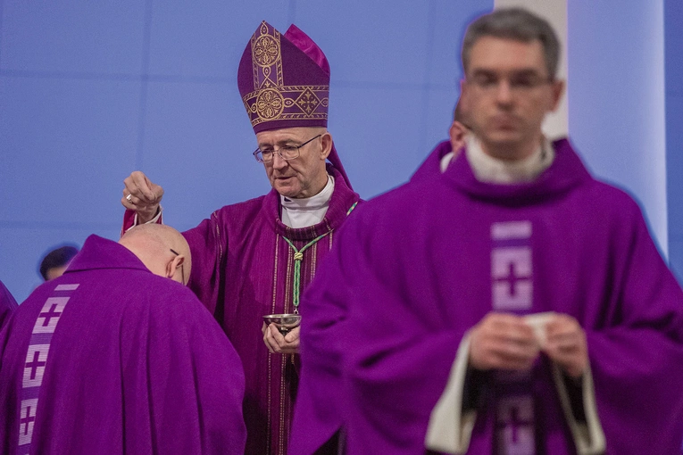 	– Bezgrzeszny Chrystus jak gąbka wessał w siebie cały grzech świata i wycierpiał skutki grzechu, abyśmy my mogli doświadczyć skutków usprawiedliwienia – mówił metropolita.