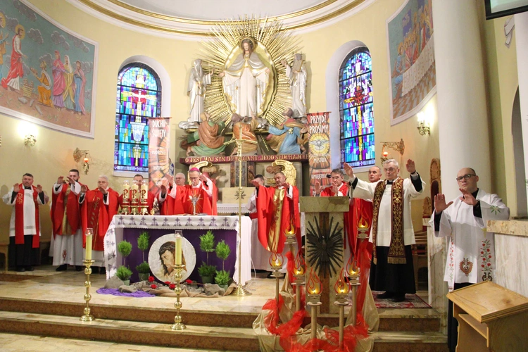 Pod tym strojem kryją się szlachetny duch, wierność, służba i gorliwość