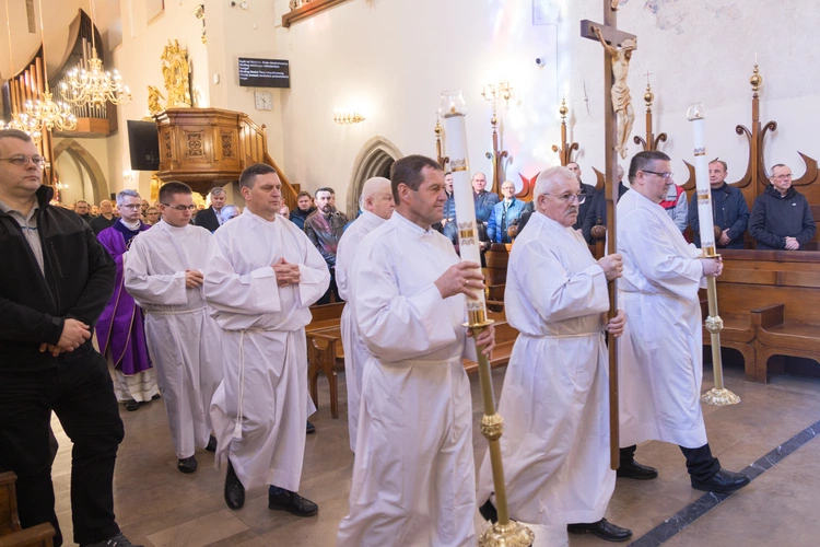 Nadzwyczajni szafarze na dniu skupienia w Nowym Sączu