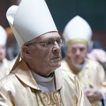 Biskupi podczas modlitwy za papieża Franciszka