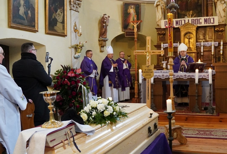 Msza św. pogrzebowa w intencji śp. ks. Marka Mekwińskiego