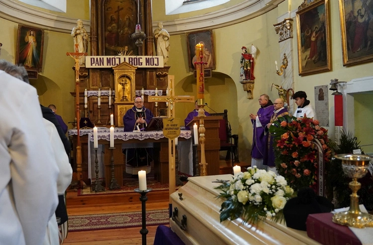 Msza św. pogrzebowa w intencji śp. ks. Marka Mekwińskiego