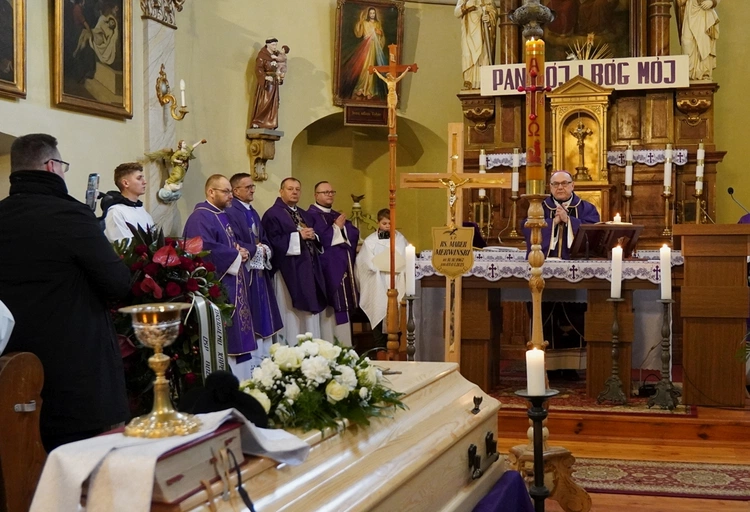 Msza św. pogrzebowa w intencji śp. ks. Marka Mekwińskiego
