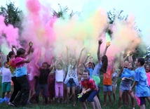 Hindusi na całym świecie świętują Holi