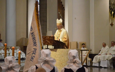 Katowice. Jubileuszowa pielgrzymka dekanatów