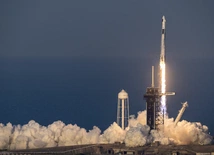 Kapsuła Crew Dragon dotarła na ISS, aby zabrać stamtąd astronautów