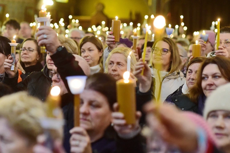Gietrzwałd. 24 Godziny Męki Pańskiej za Polskę