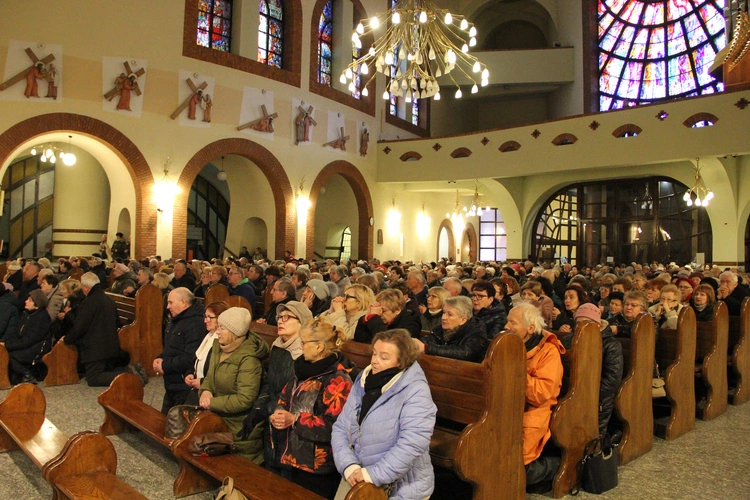 Nowy Sącz. Wielkopostny dzień skupienia dla grup o. Pio