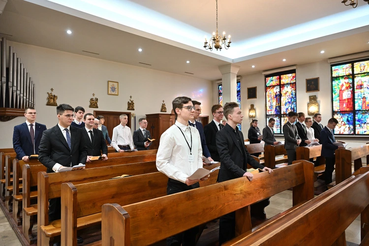 Młodzi mężczyźni w Gdańskim Seminarium Duchownym