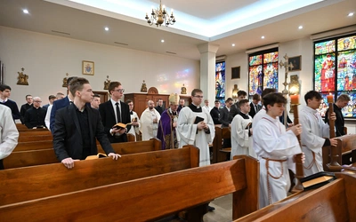 Młodzi mężczyźni w Gdańskim Seminarium Duchownym