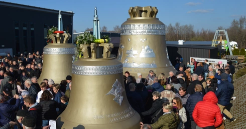 Rydułtowy. Największy dzwon kołysany na świecie