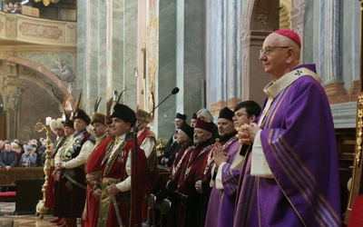 Abp Budzik odznaczony Szablą Kilińskiego