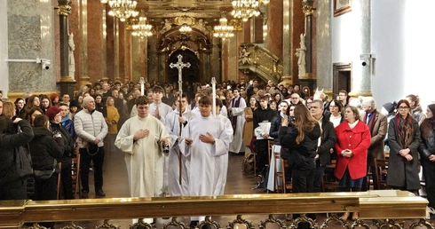 Maturzyści diecezji zielonogórsko-gorzowskiej na Jasnej Górze