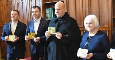 Nowa moneta głogowska zaprezentowana w kolegiacie