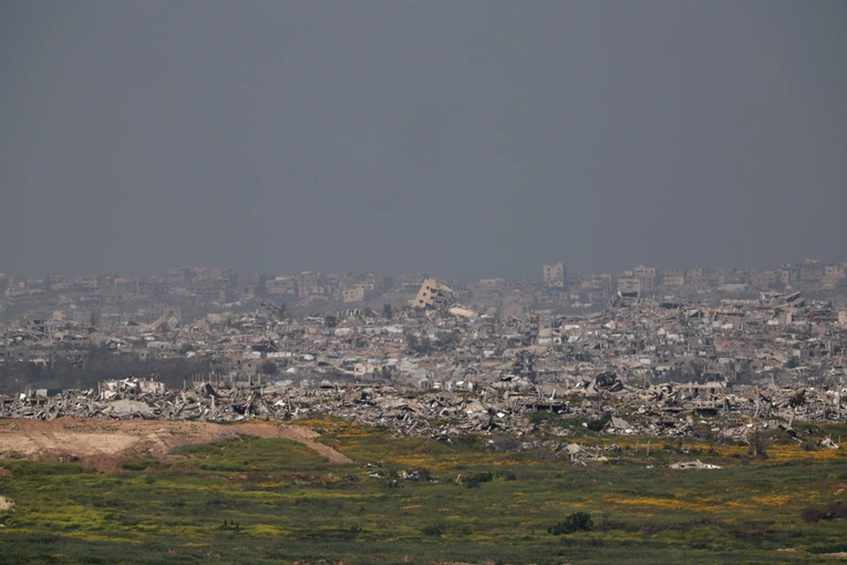 Papież: wojna to absurd, rozbrójmy Ziemię