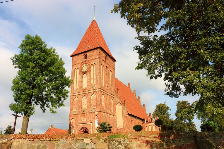 	Jednym z „bohaterów” publikacji w najnowszym wydaniu „Rocznika Elbląskiego” jest zabytkowy kościół w Przezmarku.