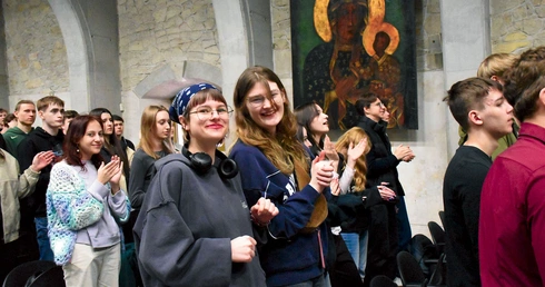 	Pielgrzymka pozostawiła w sercach uczestników wiele myśli do dalszych refleksji nad ich życiowymi wyborami.