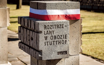 	Grób ks. Góreckiego na cmentarzu ofiar hitleryzmu na gdańskiej Zaspie. Ten smutny napis widnieje na wielu mogiłach tej nekropolii.