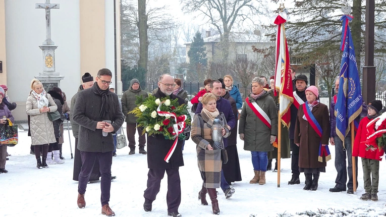 	Uczestnicy obchodów upamiętnili tych, którzy zginęli w dramatycznym zdarzeniu.