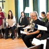 	Wśród wykonanych utworów były też kompozycje prowadzącego.