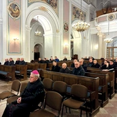 	Wśród słuchaczy był bp Krzysztof Nitkiewicz.