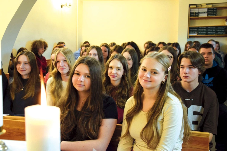 	W naukach uczestniczyło prawie 80 osób.