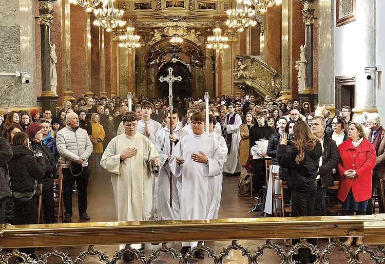 	Do Czarnej Madonny przyjechało 300 młodych diecezjan.