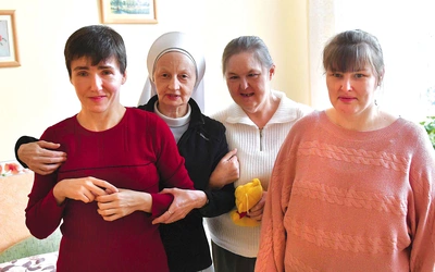 	– Ten dom to cały świat naszych dziewczyn, a one to nasz cały świat – podkreśla s. Paula.