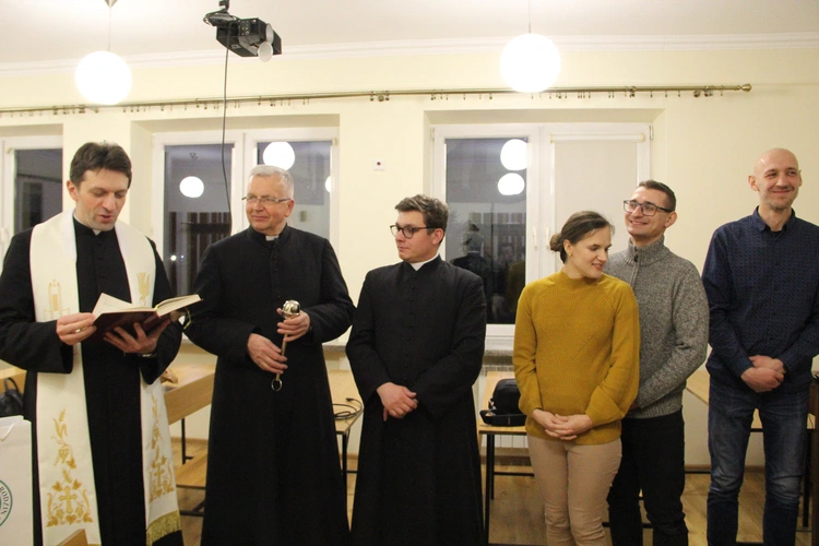 Dębica. Błogosławieństwo wznowionej poradni w parafii Matki Bożej Anielskiej