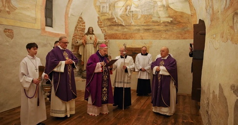 Poświęcenie odrestaurowanych wnętrz kolegiaty w Opatowie