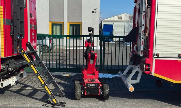 Do sprawdzenia tajemniczych fragmentów służby użyły specjalnego robota. Znaleziska były jednak niegroźnymi zbiornikami na hel