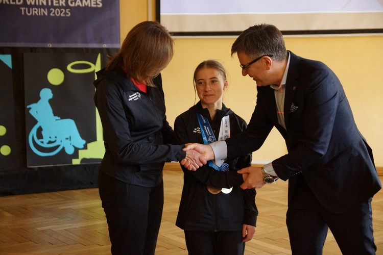 Wiktoria z medalami. Sukcesy wychowanki Ośrodka Caritas Archidiecezji Wrocławskiej w Dobroszycach