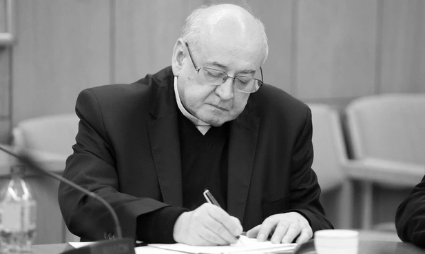 Zmarł były rzecznik prasowy KEP o. Adam Schulz SJ