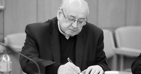 Zmarł były rzecznik prasowy KEP o. Adam Schulz SJ