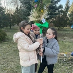 Kolorowa tradycja w małych rękach