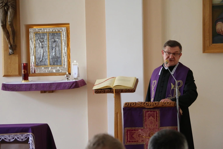 Płock. Dzień skupienia dla kandydatów na diakonów stałych