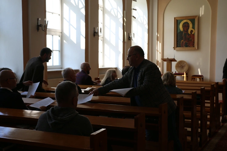 Płock. Dzień skupienia dla kandydatów na diakonów stałych