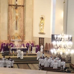 Dąbrowa Tarnowska. Pielgrzymka jubileuszowa kapłanów, sióstr i ich rodzin