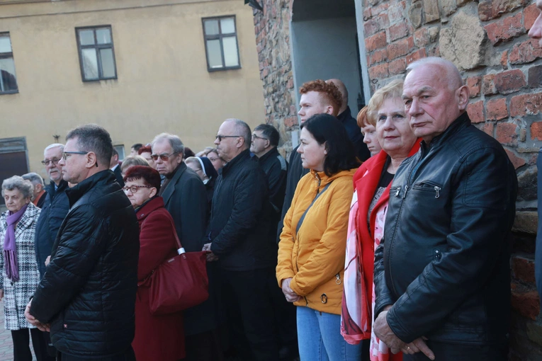 Poświęcenie odbudowanego domu