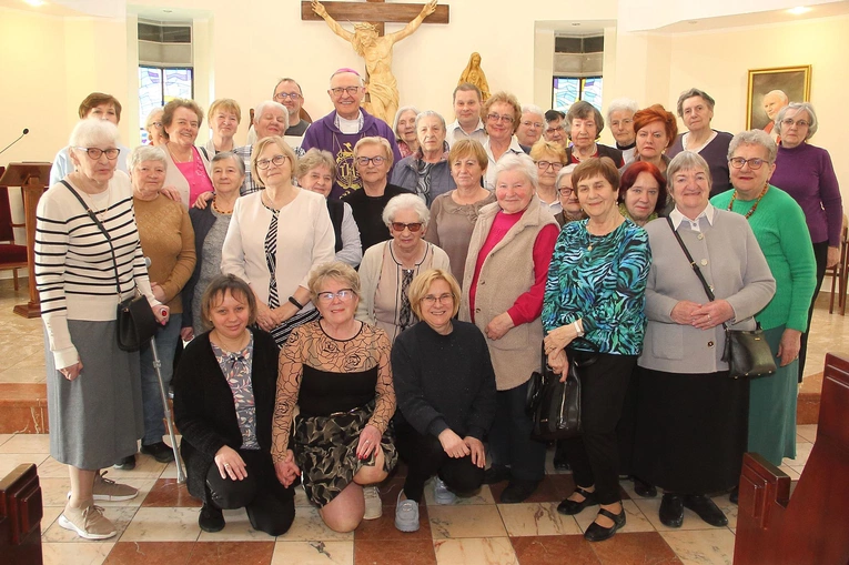 Bogu dziękuję, że różaniec w ręku trzymam