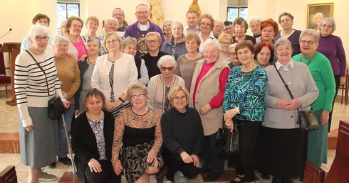 Bogu dziękuję, że różaniec w ręku trzymam