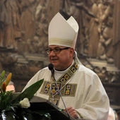 Bp Kiciński: Najpiękniejszy dar, jaki możemy ofiarować poczętemu życiu, to miłość i obecność
