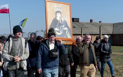Obraz Maryi ponownie towarzyszył modlącym się w czasie nabożeństwa.