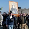 Obraz Maryi ponownie towarzyszył modlącym się w czasie nabożeństwa.