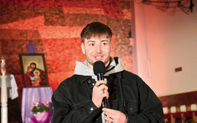 – Jak dacie Panu Bogu trochę, On da wam więcej. Jak dacie Mu więcej, Bóg da wam jeszcze więcej. Ale jak dacie Panu Bogu wszystko, wtedy Pan Bóg da wam wszystko – mówił do młodych raper Piotr Bylina.