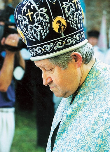 Ksiądz mitrat.