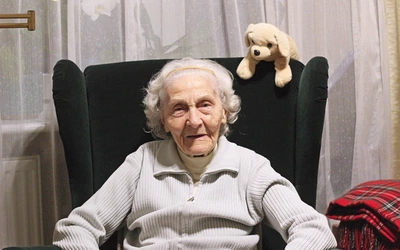 	Hanna Zawistowska-Nowińska – sanitariuszka z powstania warszawskiego– cieszy się, że jej historia to dla młodych nie jedynie nużące opowieści o odległych czasach.
