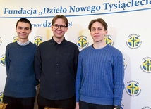 Mikołaj Krusiewicz, Jacek Borawski i Andrzej Mielecki wraz z wieloma innymi stypendystami są wdzięczni za okazaną pomoc i zaufanie.