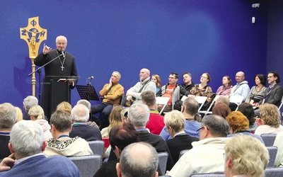 W rekolekcjach wzięło udział 270 osób.
