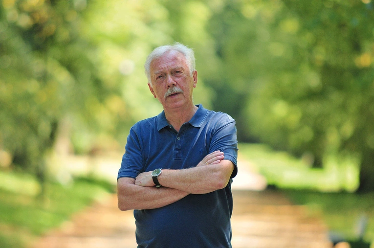 W swoich spektaklach Mądzik stawiał pytania o sens życia ludzkiego.